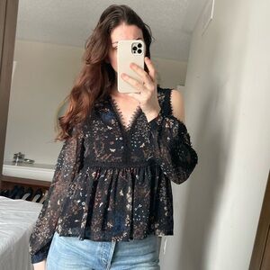 Anthropologie Willow & Clay, long sleeve lace floral top w/shoulder cutouts 🌹🖤 S
